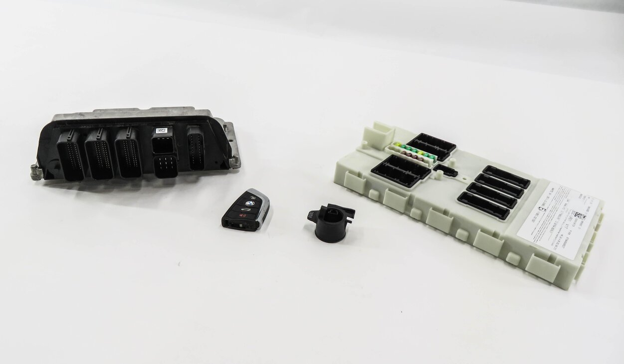2016-2018 BMW X1 X2 (F39 F48) MINI COOPER CLUBMAN - 2.0L DME BCM MODULE KEY SET