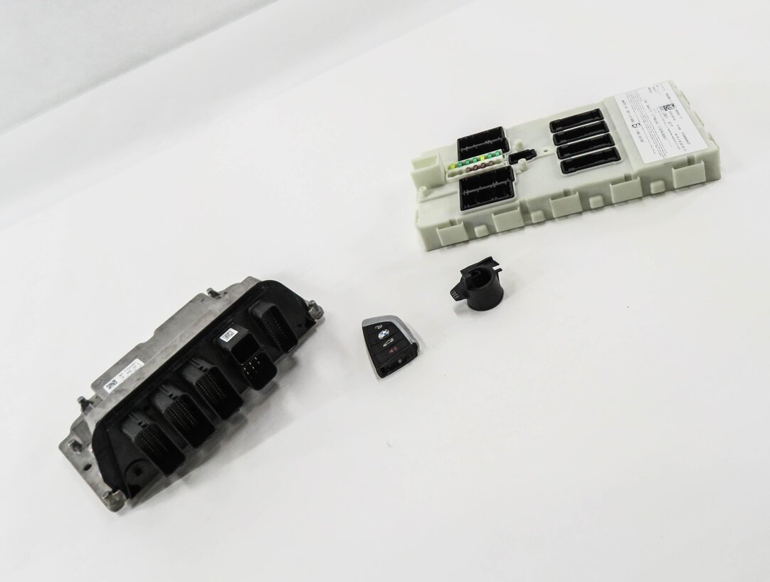 Thumbnail 3: 2016-2018 BMW X1 X2 (F39 F48) MINI COOPER CLUBMAN - 2.0L DME BCM MODULE KEY SET