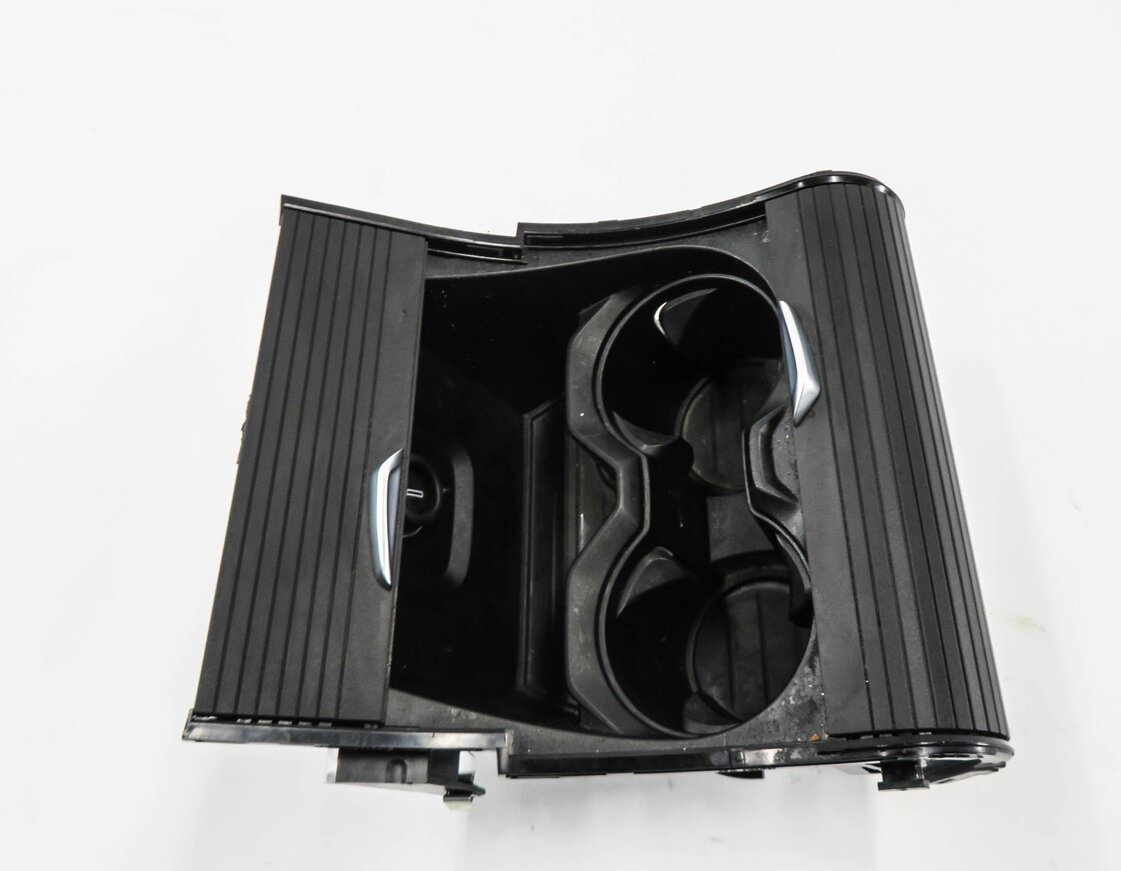 Thumbnail 4: 2017 BMW X1 (F48) FRONT CENTER CONSOLE CUP HOLDER