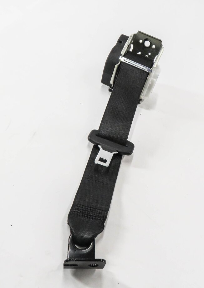 2017 BMW X1 (F48) REAR 2nd SECOND ROW SEAT - RIGHT SEATBELT RETRACTOR (BLACK)