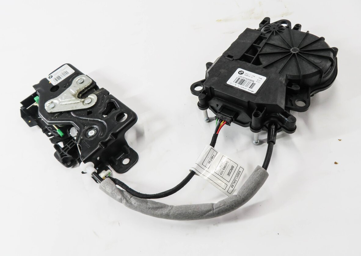 Thumbnail 2: 2016-2021 BMW X1 (F48) REAR TRUNK LOCK LATCH ACTUATOR w/ CLOSE ASSIST MOTOR