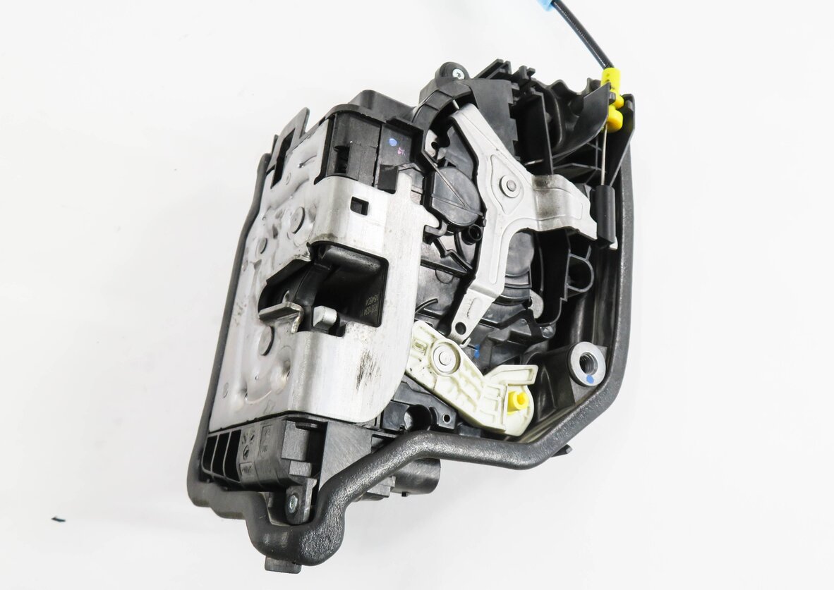 Thumbnail 3: 2014-2019 BMW I3 X1 X2 X5 X6 (F15 F16 F39 F48) RIGHT FRONT PASSENGER DOOR LATCH