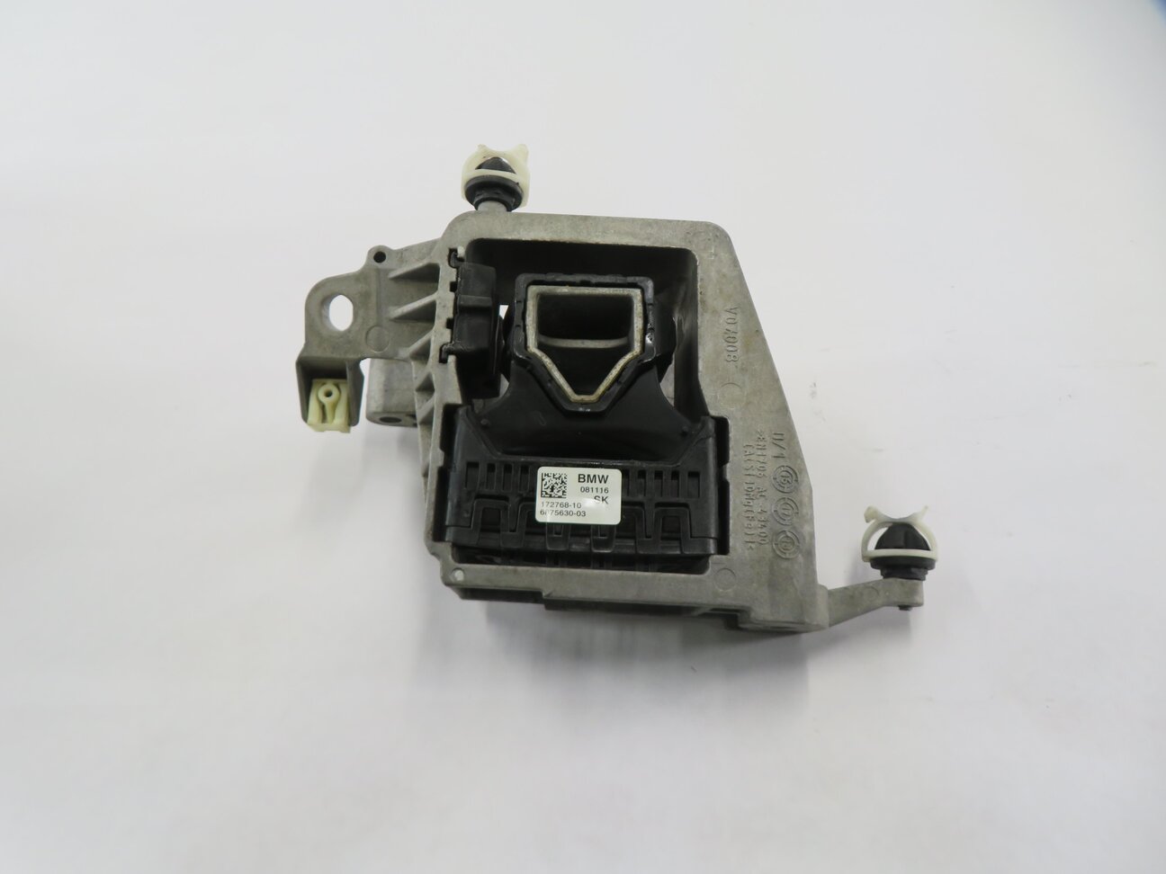 2017 BMW X1 (F48) 2.0L B46 TURBO ENGINE - LEFT MOTOR MOUNT BRACKET