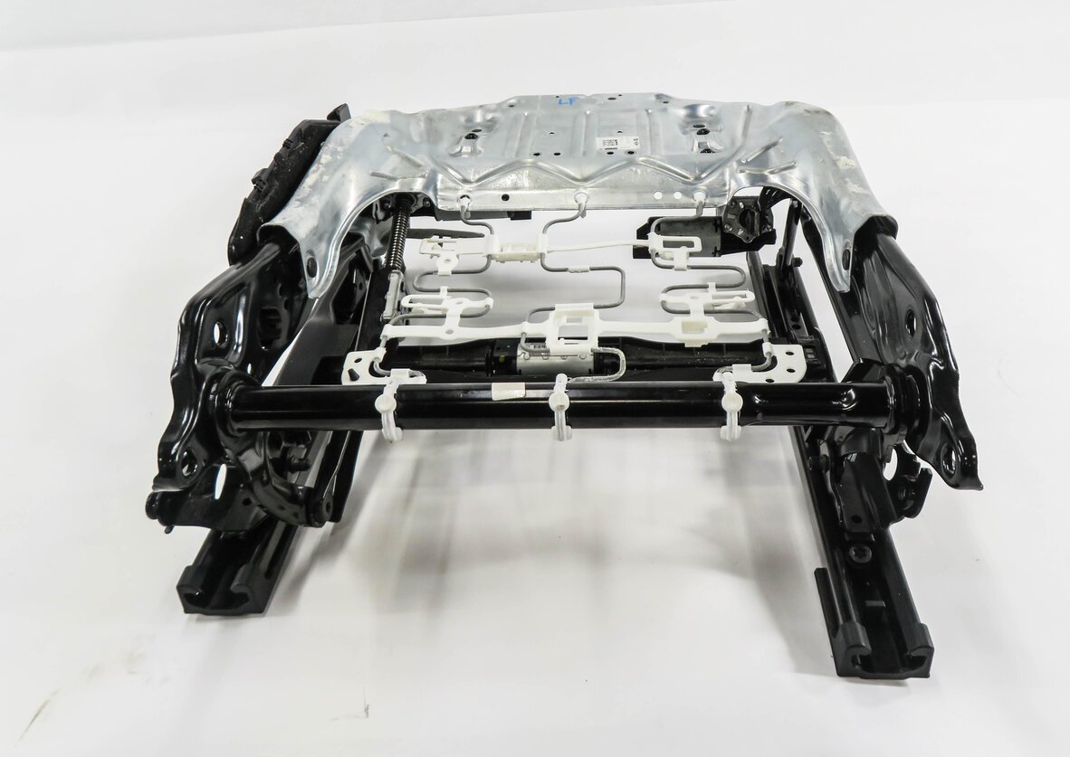 Thumbnail 2: 2016-2019 BMW X1 (F48) LEFT FRONT DRIVER SEAT TRACK w/ MOTORS (NON SPORT)