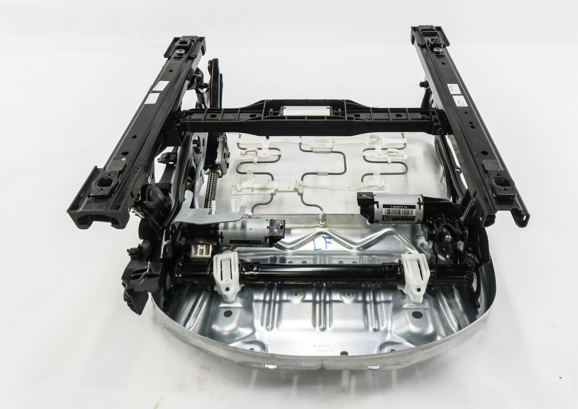Thumbnail 5: 2016-2019 BMW X1 (F48) LEFT FRONT DRIVER SEAT TRACK w/ MOTORS (NON SPORT)