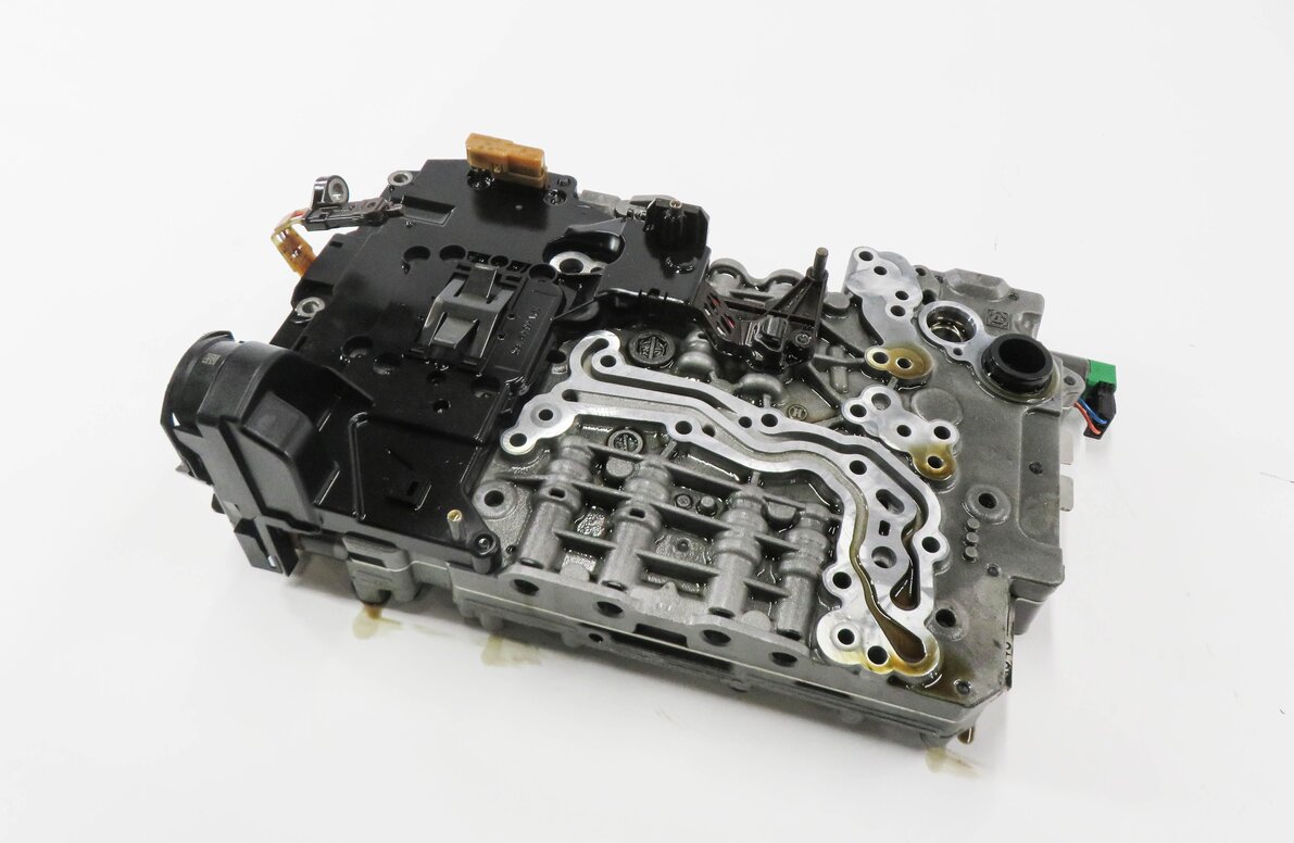 11-14 BMW X5 X6 (E70 E71) 4.4TT 8HP-70X AUTOMATIC TRANSMISSION A/T VALVE BODY
