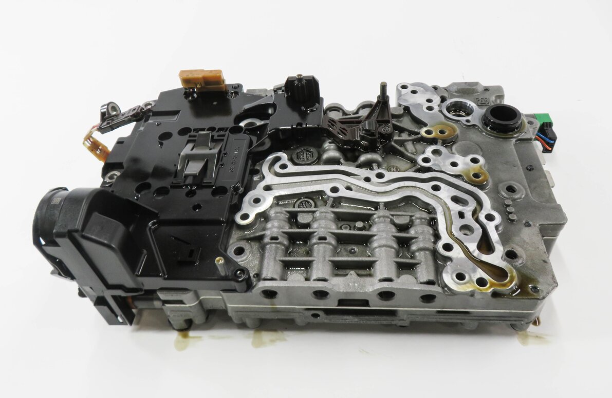 Thumbnail 2: 11-14 BMW X5 X6 (E70 E71) 4.4TT 8HP-70X AUTOMATIC TRANSMISSION A/T VALVE BODY