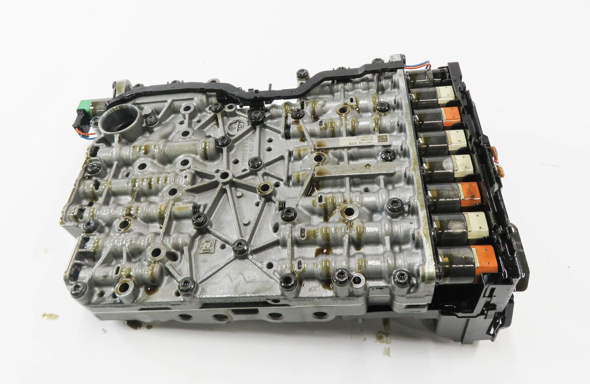 Thumbnail 4: 11-14 BMW X5 X6 (E70 E71) 4.4TT 8HP-70X AUTOMATIC TRANSMISSION A/T VALVE BODY