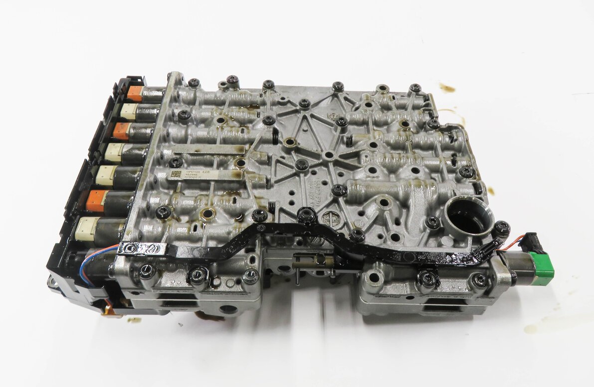 Thumbnail 5: 11-14 BMW X5 X6 (E70 E71) 4.4TT 8HP-70X AUTOMATIC TRANSMISSION A/T VALVE BODY