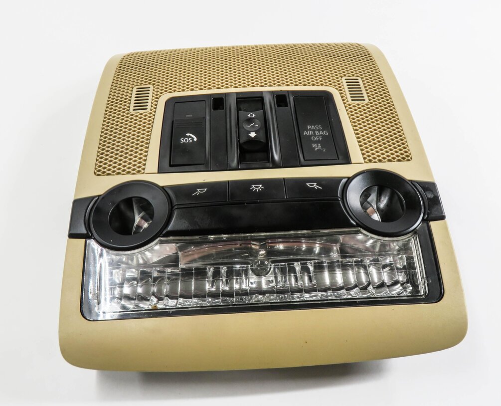 Thumbnail 2: 2012 BMW X5 (E70) FRONT DOMELIGHT MAP READING COURTESY DOME LIGHT LAMP (BEIGE)