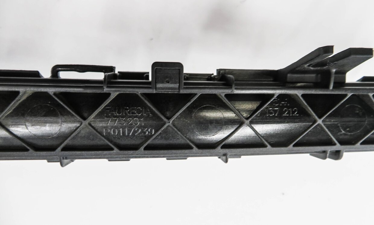 Thumbnail 4: 2007-2013 BMW X5 (E70) RIGHT REAR RETRACTABLE WINDOW SUN SCREEN PRIVACY SHADE