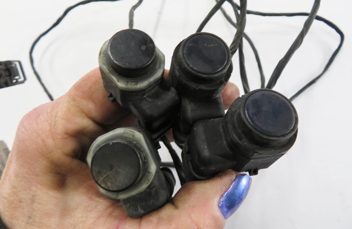 Thumbnail 4: 2012 BMW X5 (E70) REAR PDC PARK DISTANCE SENSOR SET w/ HARNESS (DEEP SEA BLUE)
