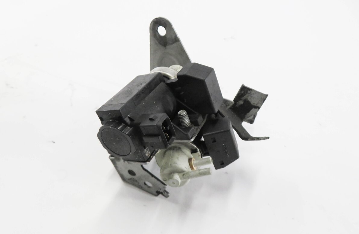 2012 BMW X5 (E70) 4.4L N63 TWIN TURBO ENGINE - TURBOCHARGER PRESSURE CONVERTER