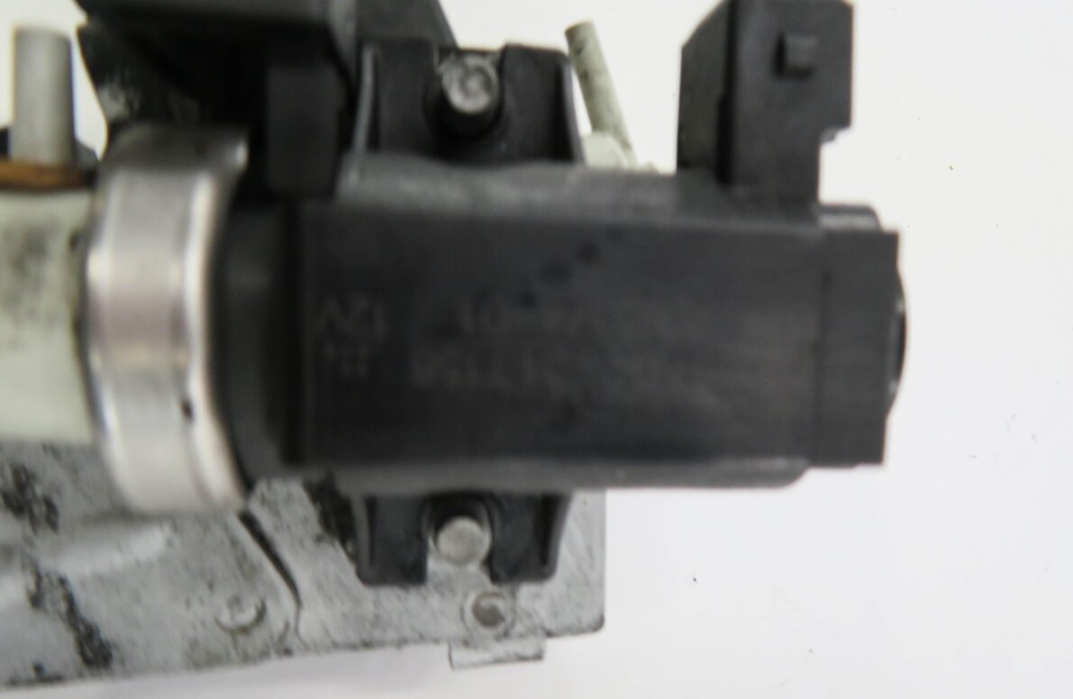 Thumbnail 10: 2012 BMW X5 (E70) 4.4L N63 TWIN TURBO ENGINE - TURBOCHARGER PRESSURE CONVERTER