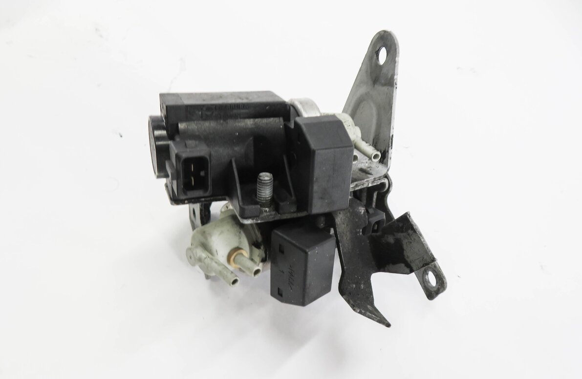 Thumbnail 7: 2012 BMW X5 (E70) 4.4L N63 TWIN TURBO ENGINE - TURBOCHARGER PRESSURE CONVERTER