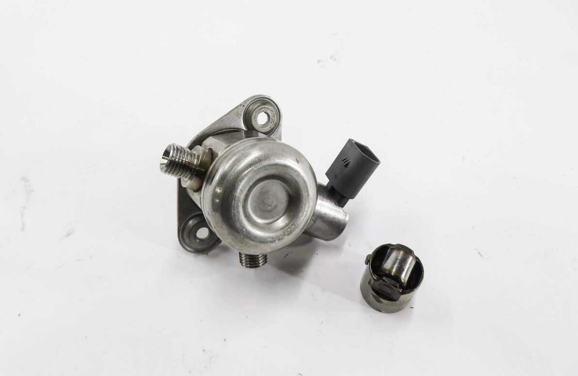 08-14 BMW 550i 650i 750i X5 X6 (F01 F10 E70 E71 E72) 4.4L - MECHANICAL FUEL PUMP