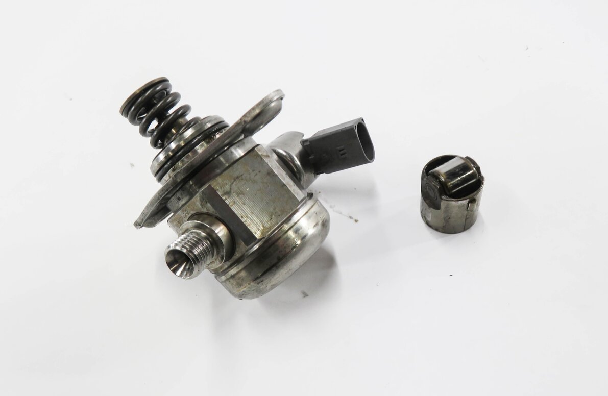 08-14 BMW 550i 650i 750i X5 X6 (F01 F10 E70 E71 E72) 4.4L - MECHANICAL FUEL PUMP