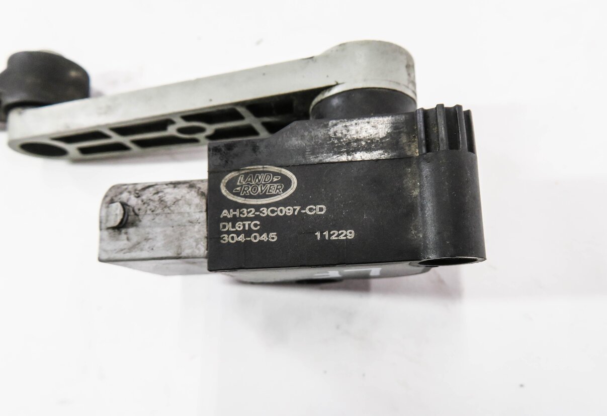 Thumbnail 4: 2012 RANGE ROVER SPORT (L320) LEFT FRONT DRIVER SUSPENSION HEIGHT LEVEL SENSOR