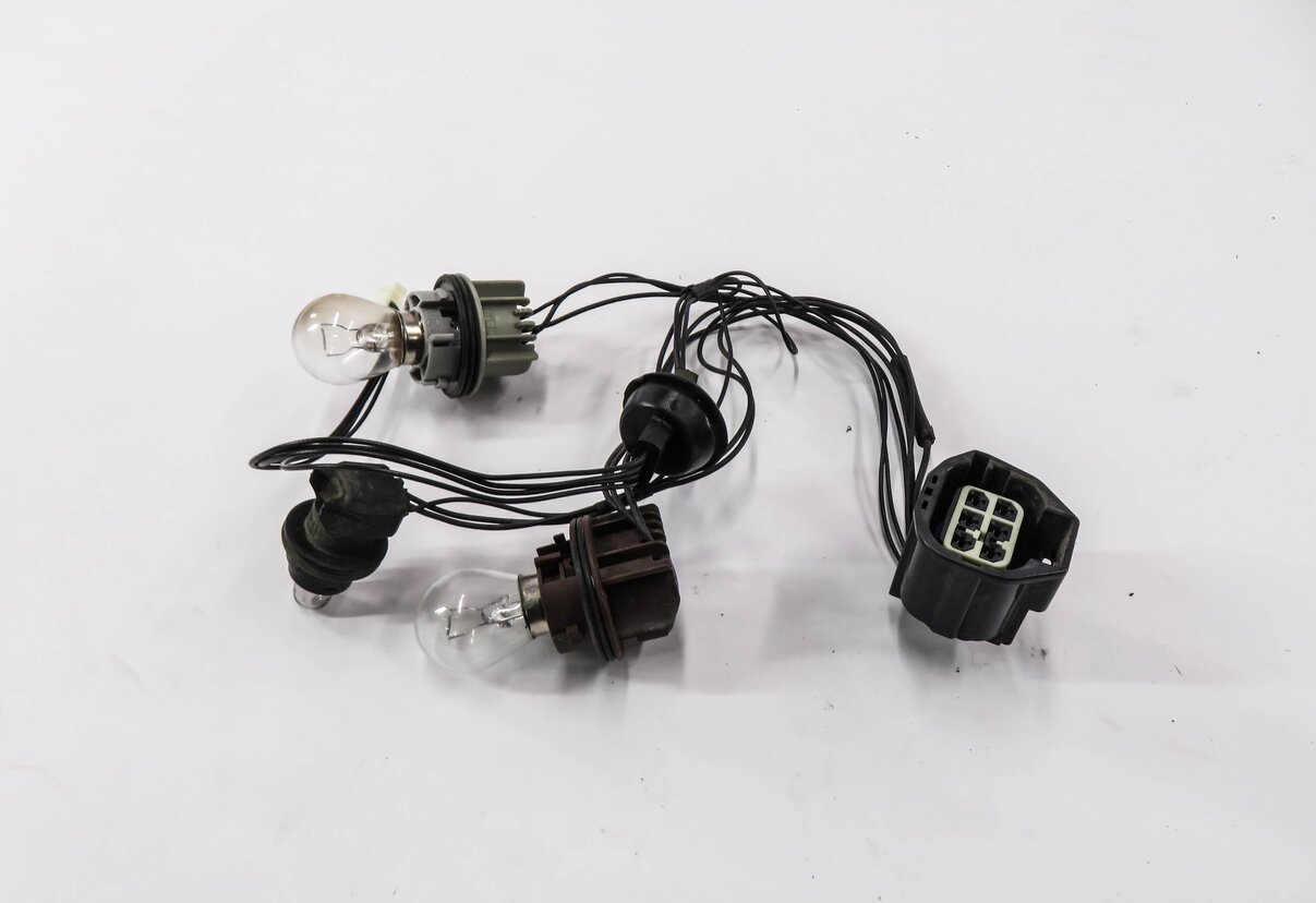 Thumbnail 2: 2012-2013 RANGE ROVER SPORT (L320) RIGHT PASSENGER TAILLIGHT WIRE WIRING HARNESS