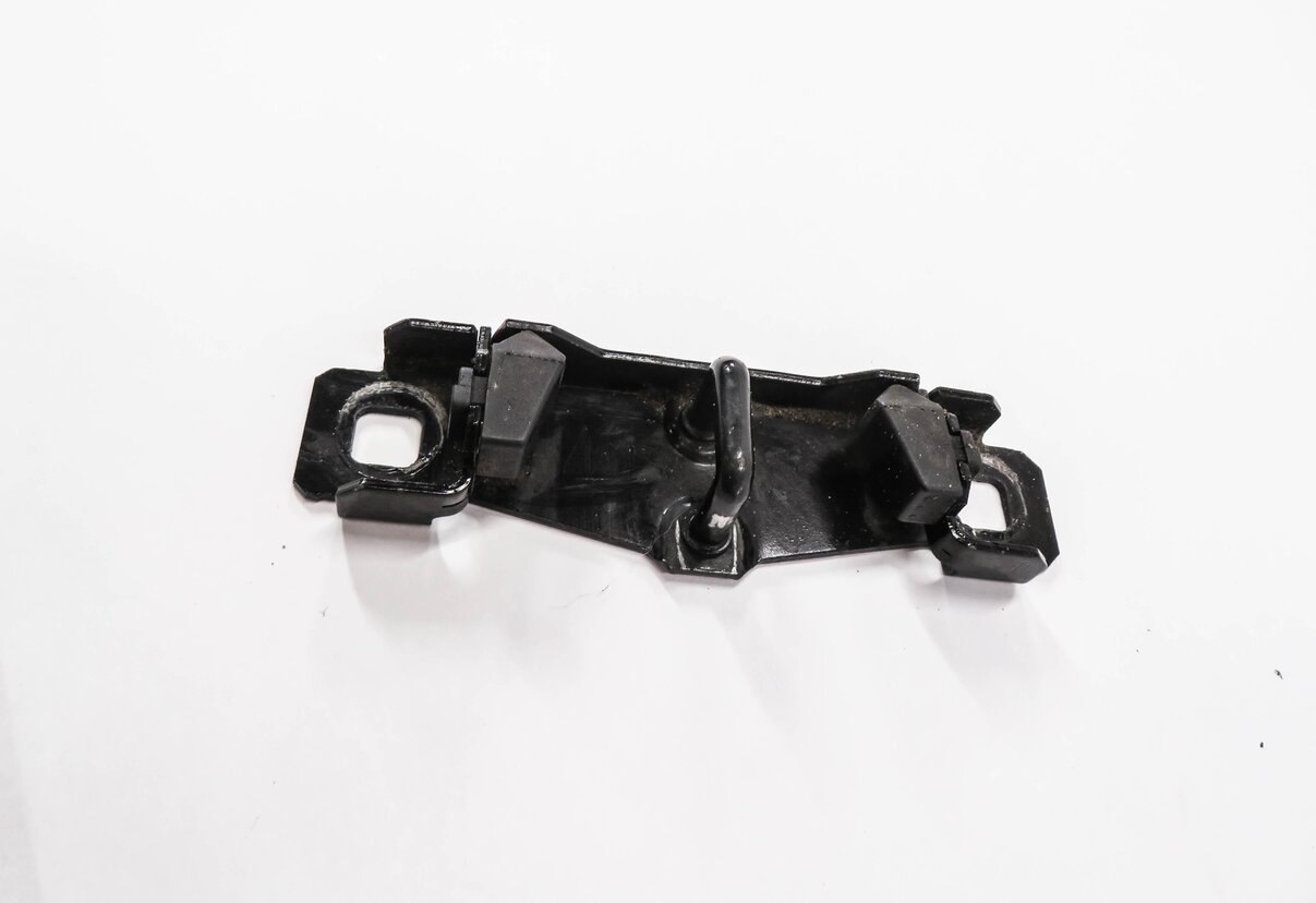 Thumbnail 2: 2012 RANGE ROVER SPORT (L320) REAR TRUNK LOCK LATCH ACTUATOR STRIKER PLATE