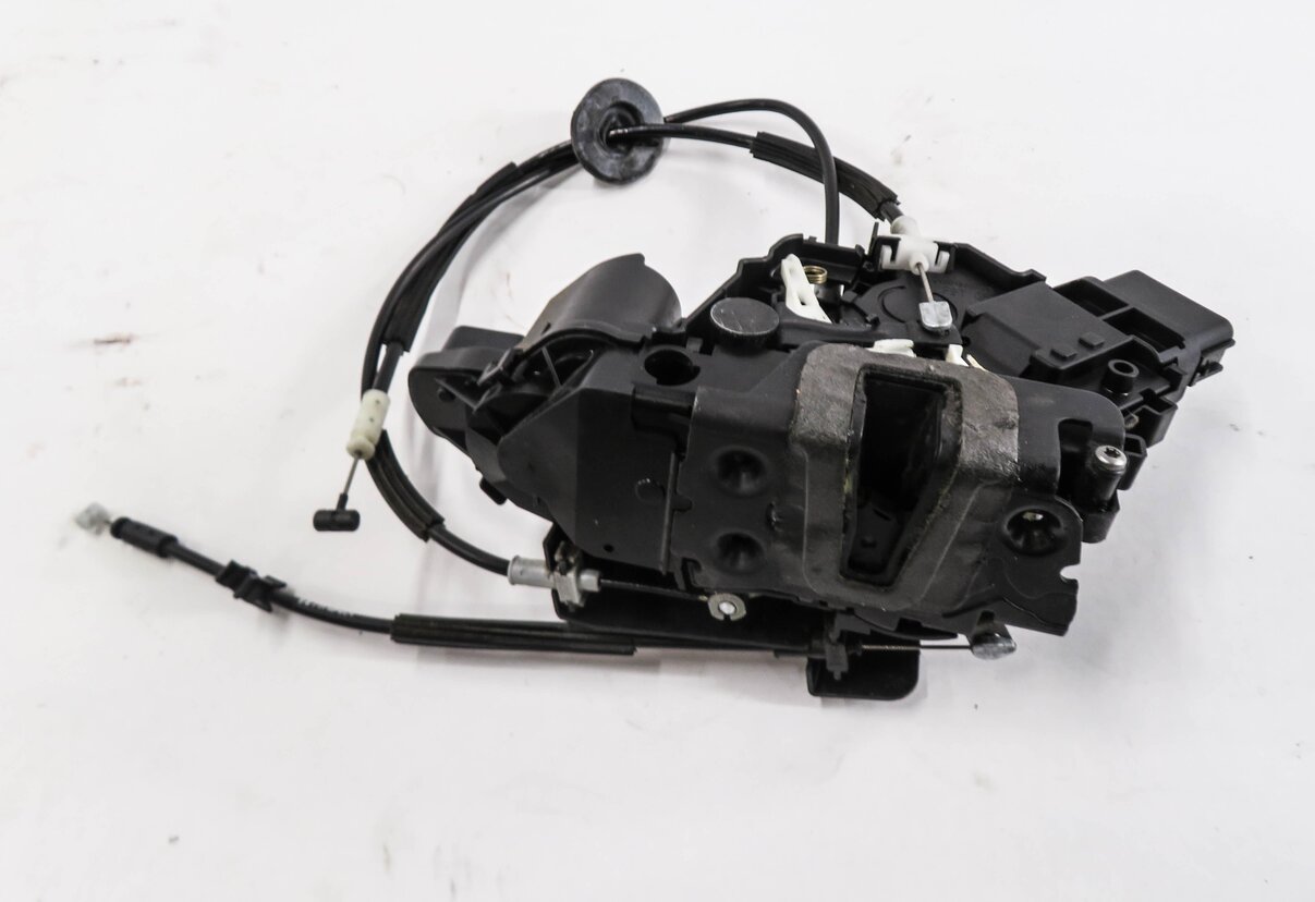 Thumbnail 3: 2010-2019 EVOQUE LR4 / RANGE ROVER SPORT (L320) LEFT FRONT PASSIVE DOOR LATCH