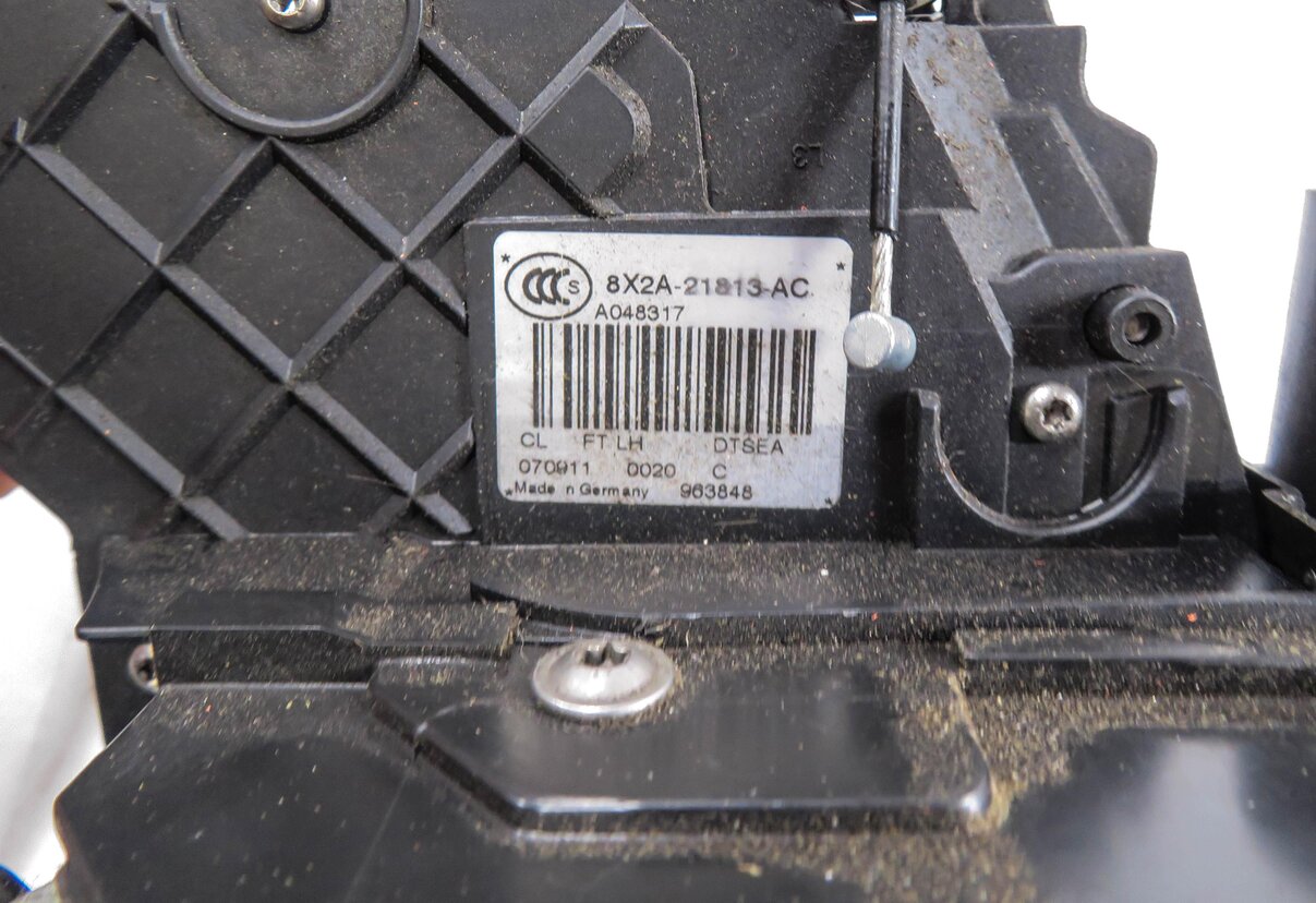 Thumbnail 4: 2010-2019 EVOQUE LR4 / RANGE ROVER SPORT (L320) LEFT FRONT PASSIVE DOOR LATCH