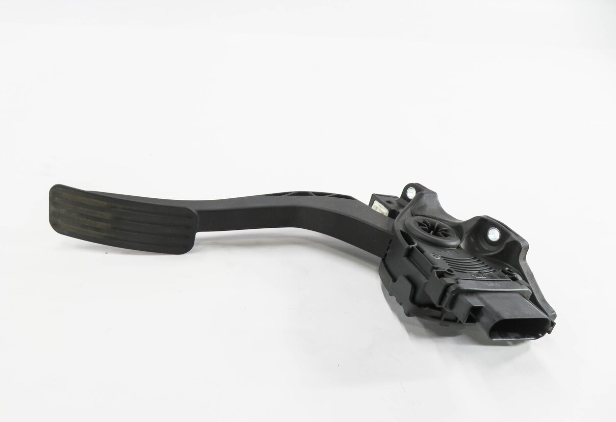 Thumbnail 3: 2012 RANGE ROVER SPORT (L320) GAS PEDAL