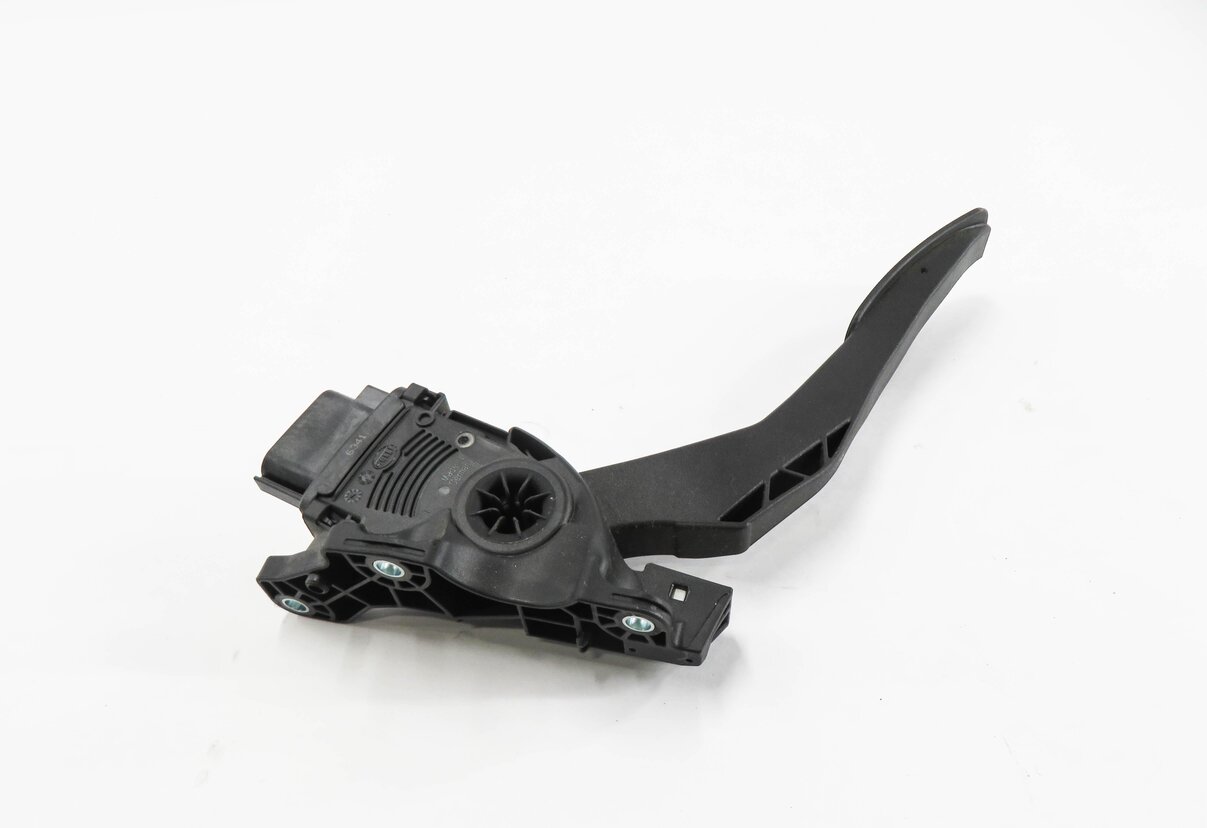 Thumbnail 4: 2012 RANGE ROVER SPORT (L320) GAS PEDAL