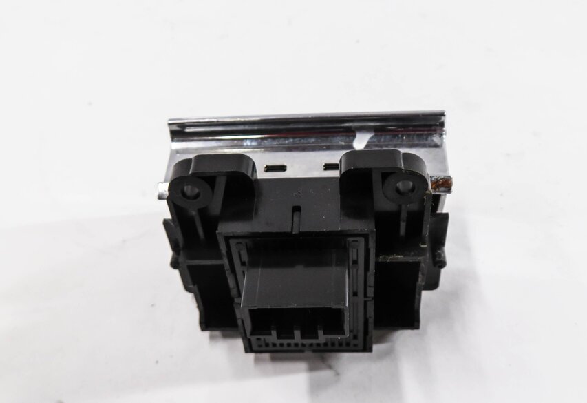 Thumbnail 3: 2012 RANGE ROVER SPORT (L320) EMERGENCY PARKING BRAKE SWITCH BUTTON