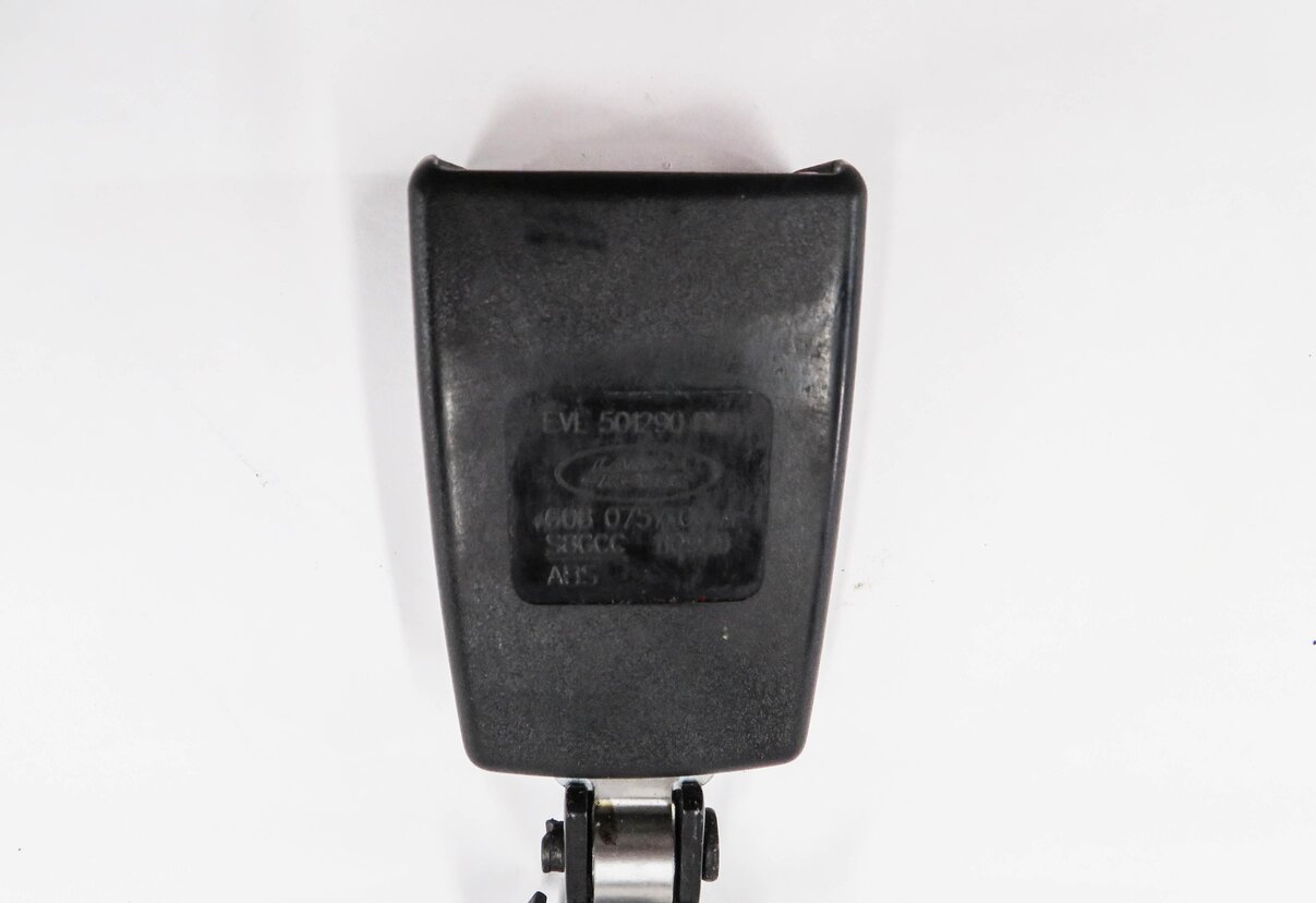 Thumbnail 4: 2012 RANGE ROVER SPORT (L320) REAR 2nd ROW SEAT RIGHT SEATBELT BUCKLE RECEIVER