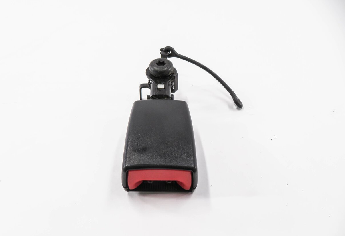 Thumbnail 2: 2012 RANGE ROVER SPORT (L320) REAR 2nd ROW SEAT CENTER SEATBELT BUCKLE RECIVER