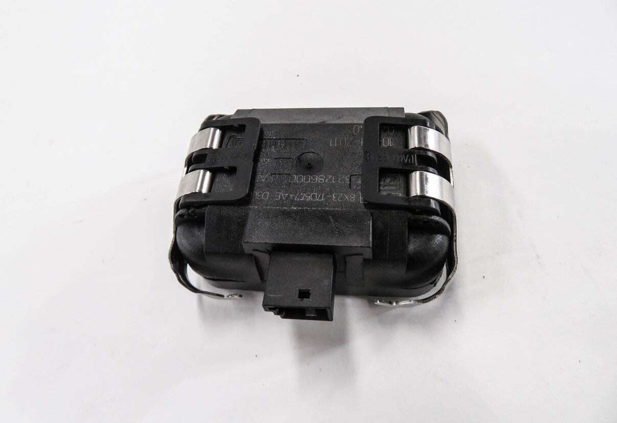 Thumbnail 2: 2010-2016 LR2 LR4 RANGE ROVER SPORT (L320 L322) WINDSHIELD WIPER RAIN SENSOR