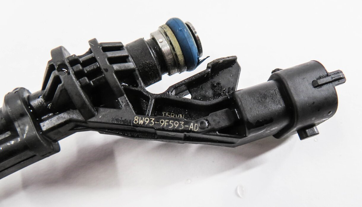 Thumbnail 3: 2010-2017 RANGE ROVER SPORT (L320 L322) JAGUAR XF XJ XK - 5.0L FUEL INJECTOR SET