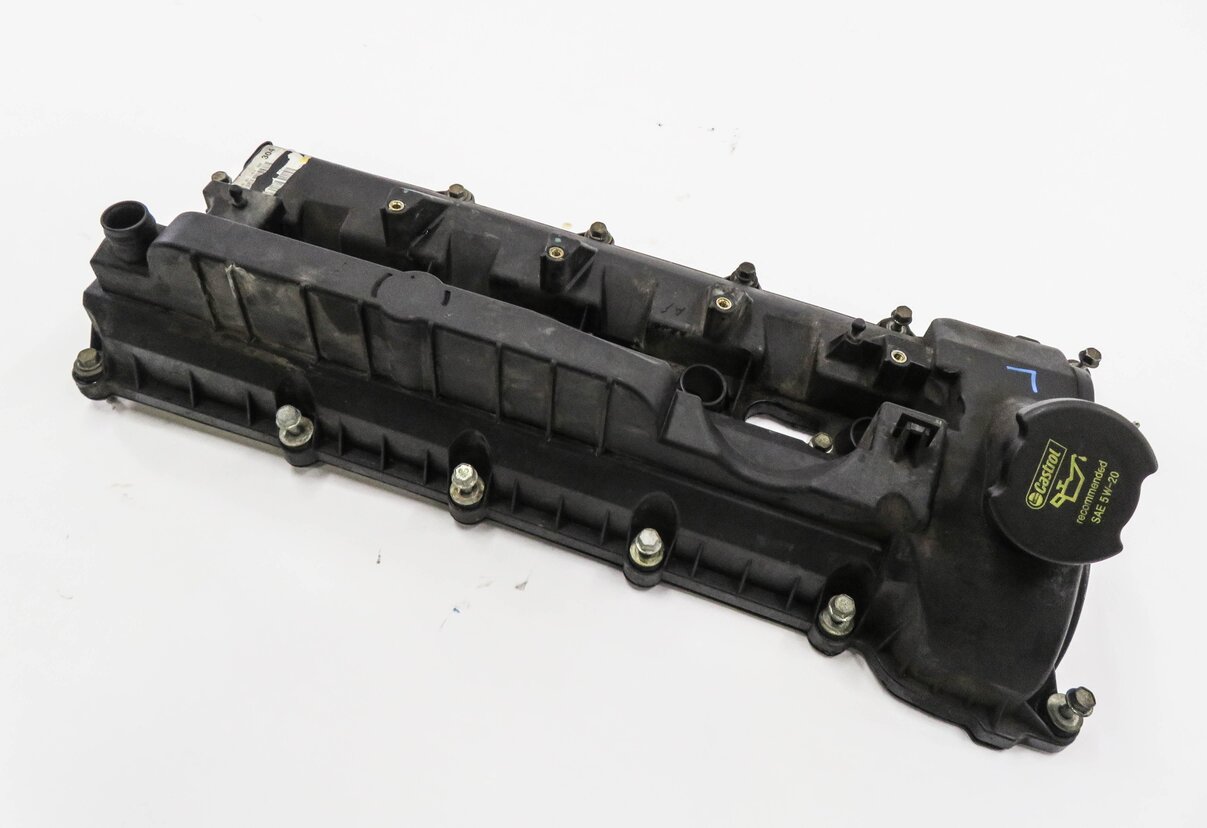 Thumbnail 1: 2010-2018 RANGE ROVER SPORT (L320 L322 L494 L405) 5.0L V8 - LEFT VALVE COVER