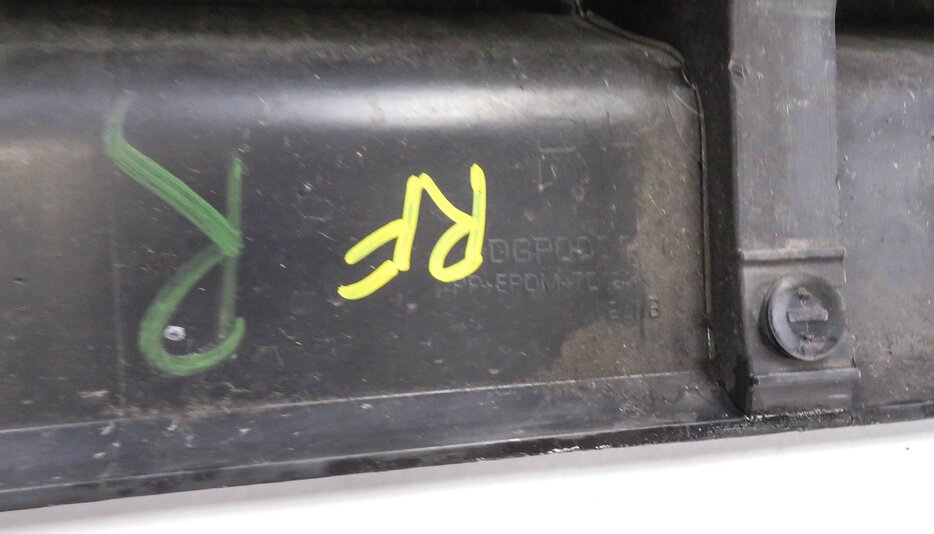 Thumbnail 5: 2012 RANGE ROVER SPORT (L320) RIGHT FRONT PASSENGER DOOR RUNNER TRIM MOULDING