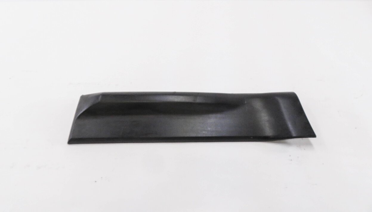 Thumbnail 2: 2012 RANGE ROVER SPORT (L320) RIGHT REAR DOOR RUNNER TRIM MOULDING STRIP