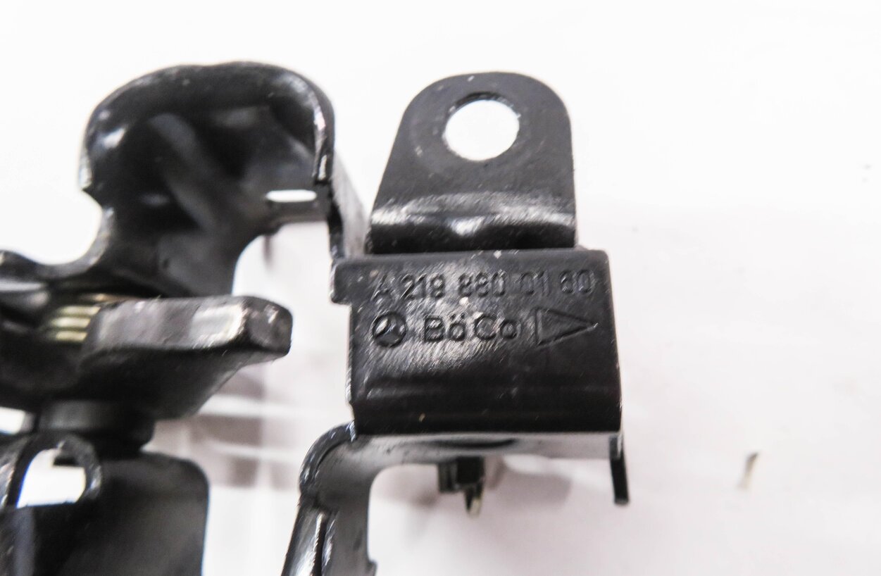 Thumbnail 6: 2008 MERCEDES GL450 (X164) FRONT LEFT & RIGHT LOWER HOOD LOCK LATCH SET