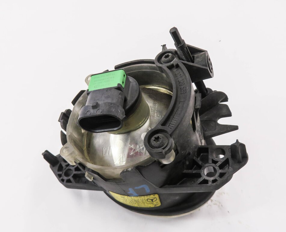 Thumbnail 4: 2006-2013 MERCEDES C300 C350 GL320 GL450 GL550 ML320 ML350 - LEFT FOGLIGHT LAMP