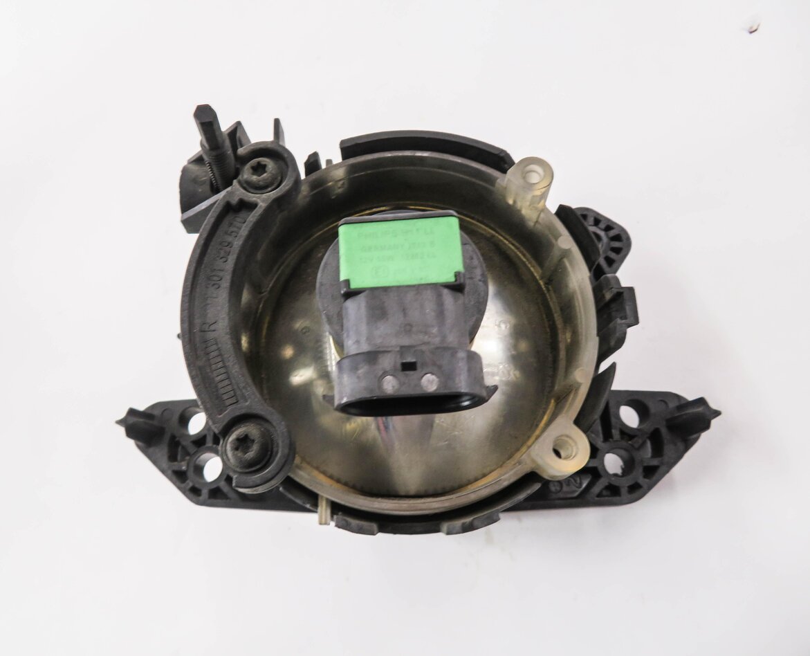 Thumbnail 4: 2006-2013 MERCEDES C300 C350 GL320 GL450 GL550 ML320 ML350 - RIGHT FOGLIGHT LAMP