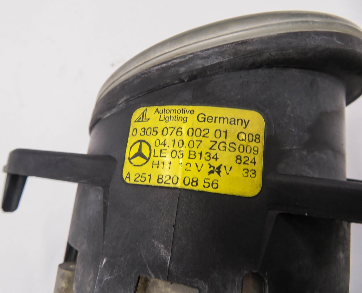 Thumbnail 5: 2006-2013 MERCEDES C300 C350 GL320 GL450 GL550 ML320 ML350 - RIGHT FOGLIGHT LAMP