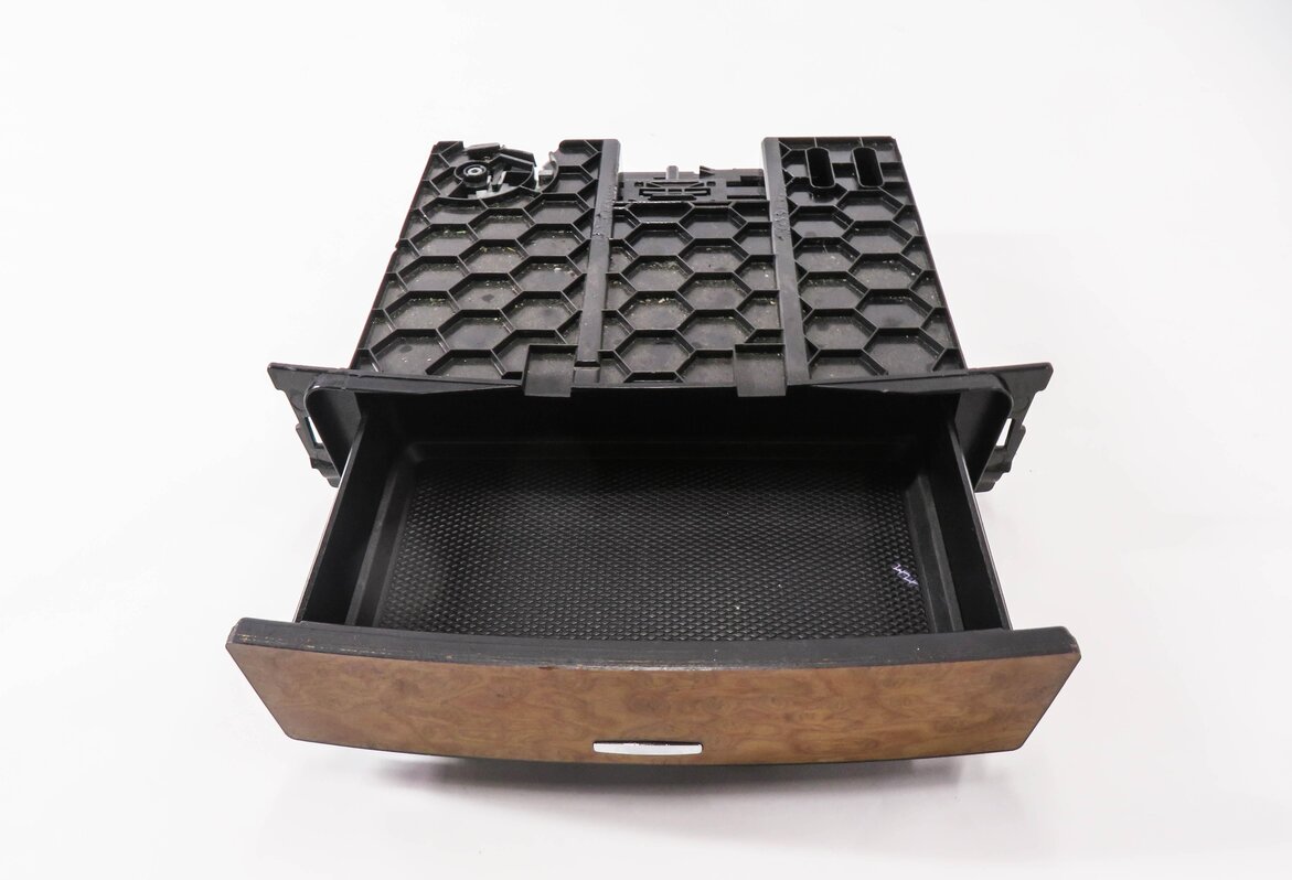 Thumbnail 3: 2008 MB GL450 X164 FRONT DASH CONSOLE STORAGE TRAY COMPARTMENT BIRDS EYE WOOD