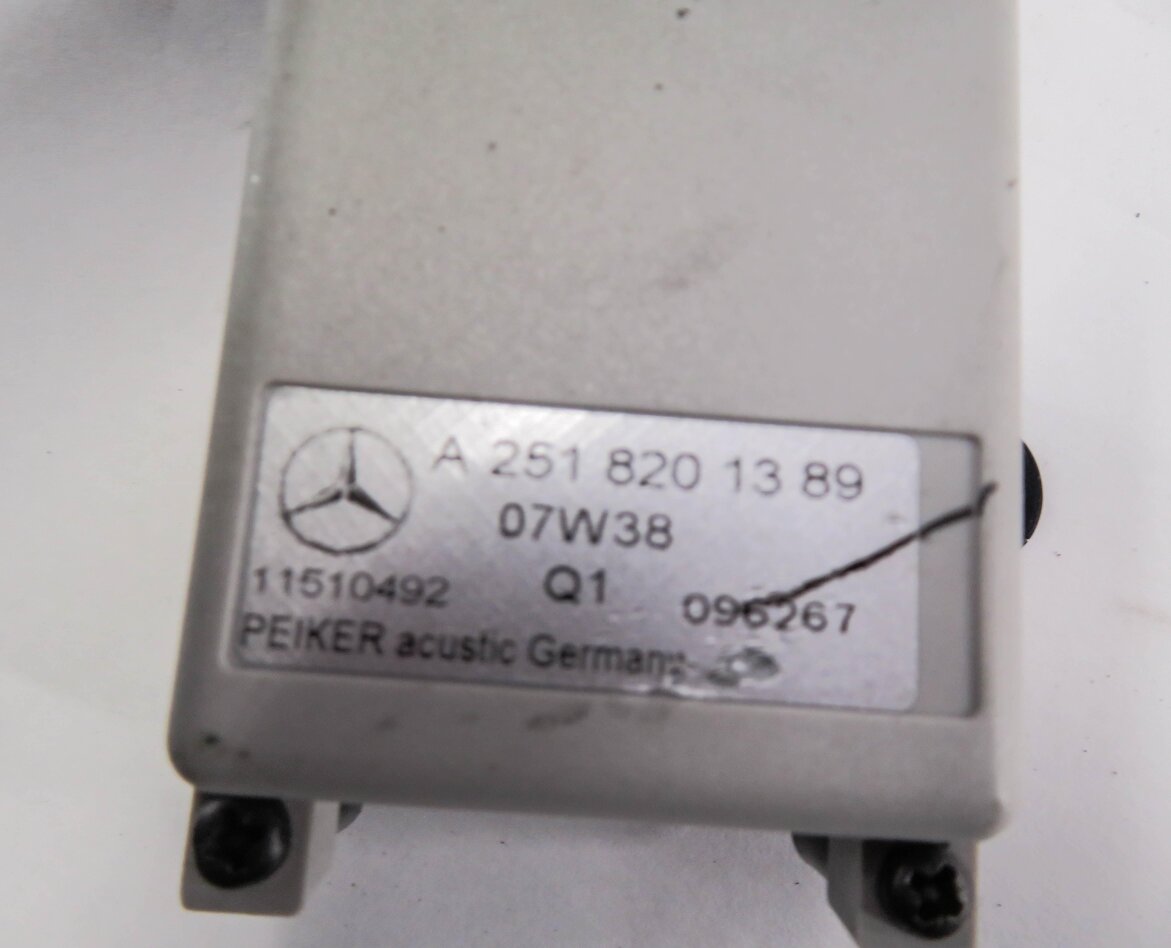 Thumbnail 4: 08-09 MERCEDES GL320 GL450 GL550 ML320 ML350 (X164 W164) RADIO ANTENNA AMPLIFIER