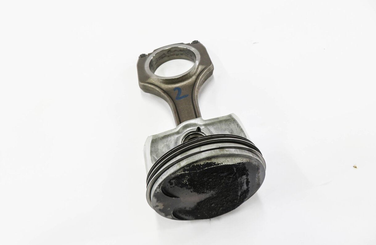 06-10 BMW M3 M5 M6 (E90 E91 E92 E93 E60 E63 E64) S65 S85 ENGINE - LEFT PISTON