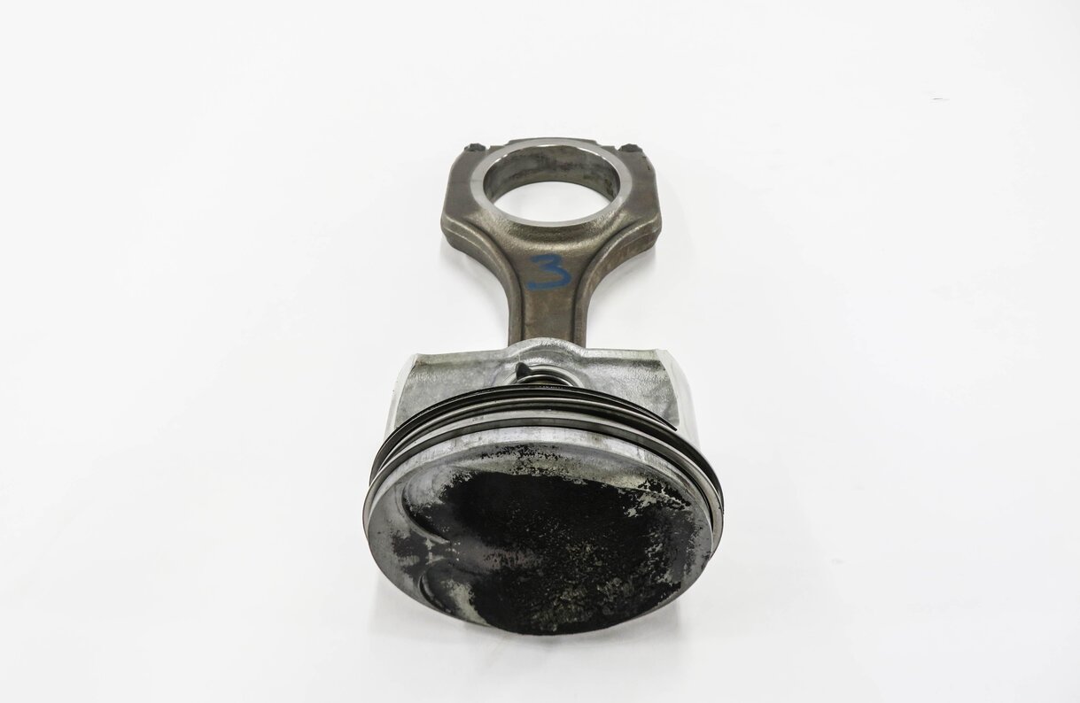 Thumbnail 2: 06-10 BMW M3 M5 M6 (E90 E91 E92 E93 E60 E63 E64) S65 S85 ENGINE - RIGHT PISTON