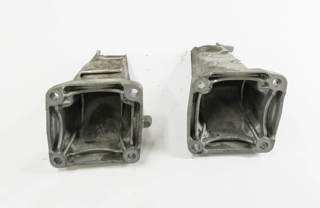 Thumbnail 3: 2006 BMW M6 ///M (E63) 5.0L S85 V10 ENGINE LEFT & RIGHT MOTOR MOUNT BRACKET SET
