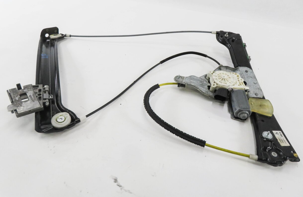 Thumbnail 4: 2006 BMW M6 ///M (E63) LEFT FRONT DRIVER DOOR WINDOW REGULATOR w/ MOTOR