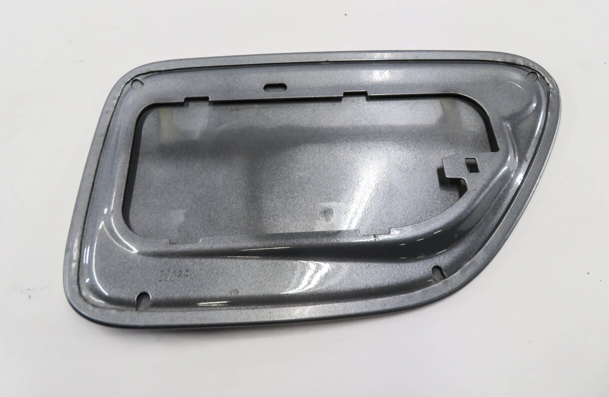Thumbnail 4: 2006-2010 BMW 645i 650i M6 (E63 E64) FUEL TANK DOOR LID COVER TRIM (GRAY A08)