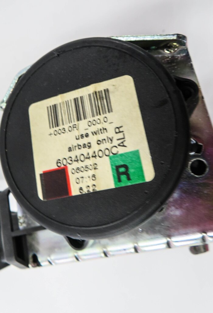Thumbnail 4: 04-07 BMW 645i 650i M6 ///M (E63) RIGHT FRONT PASSENGER SEATBELT RETRACTOR BLACK