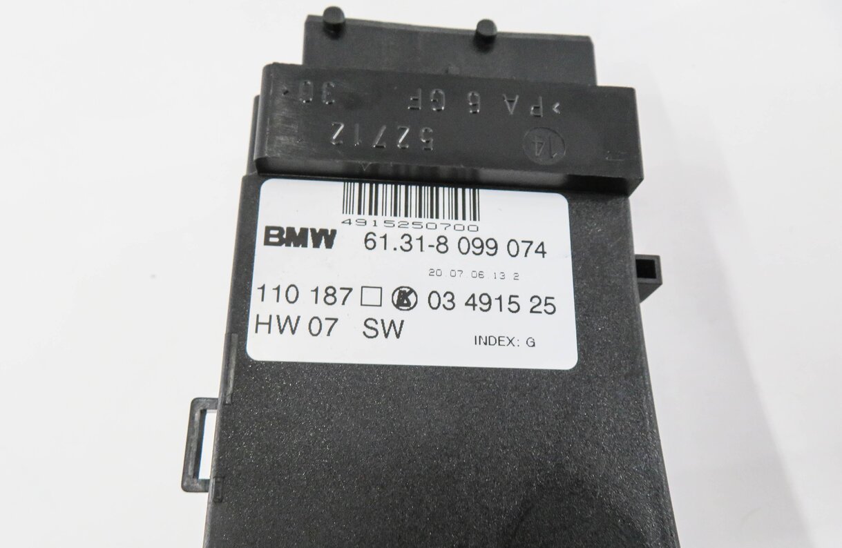 Thumbnail 5: 2006 BMW M6 ///M (E63) RIGHT FRONT PASSENGER SEAT ADJUSTMENT SWITCH BUTTON