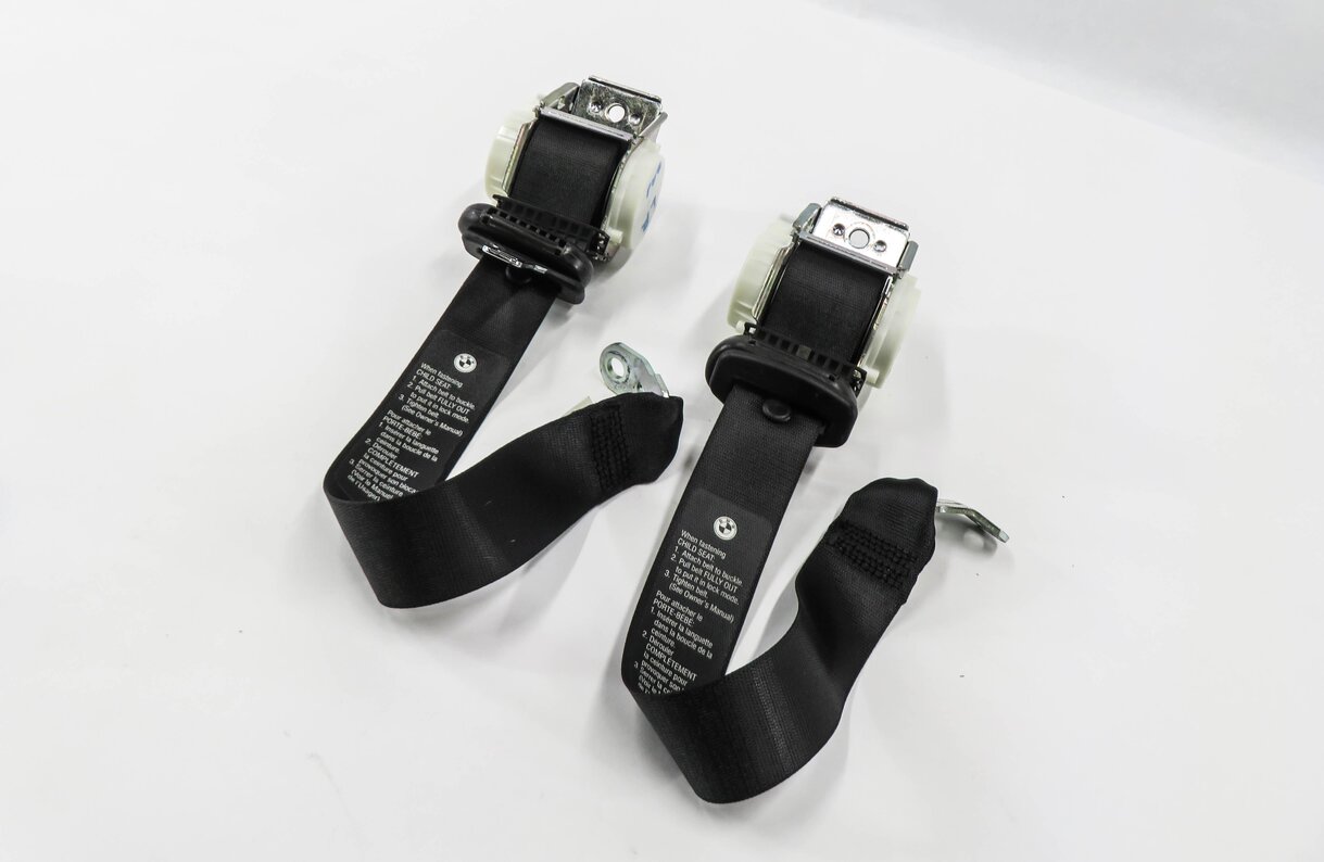 2006 BMW M6 ///M (E63) LEFT & RIGHT REAR SEAT SEATBELT RETRACTOR SET-2 (BLACK)